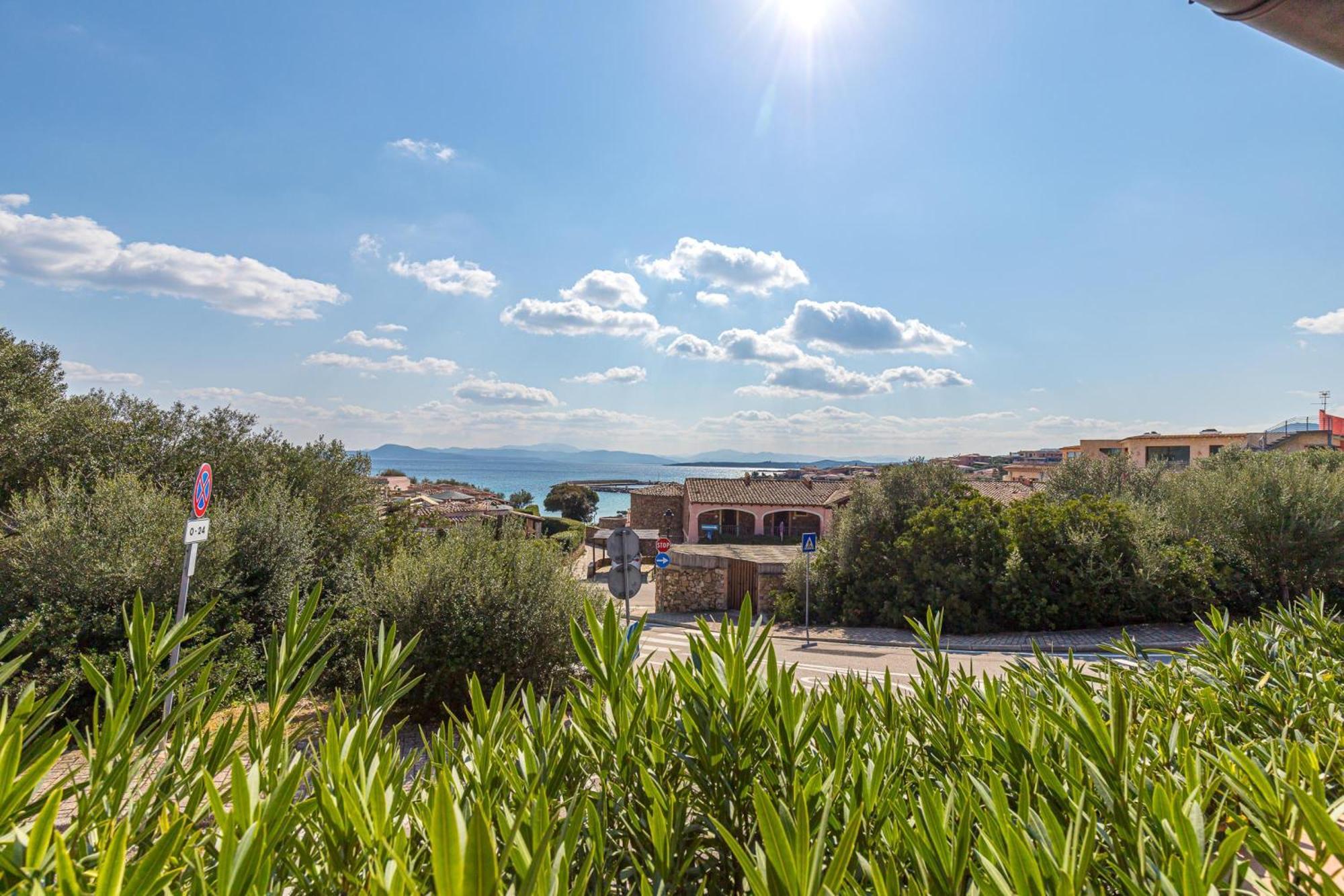 Villetta Franca 100M From The Beach - Happy Rentals Golfo Aranci Exterior foto
